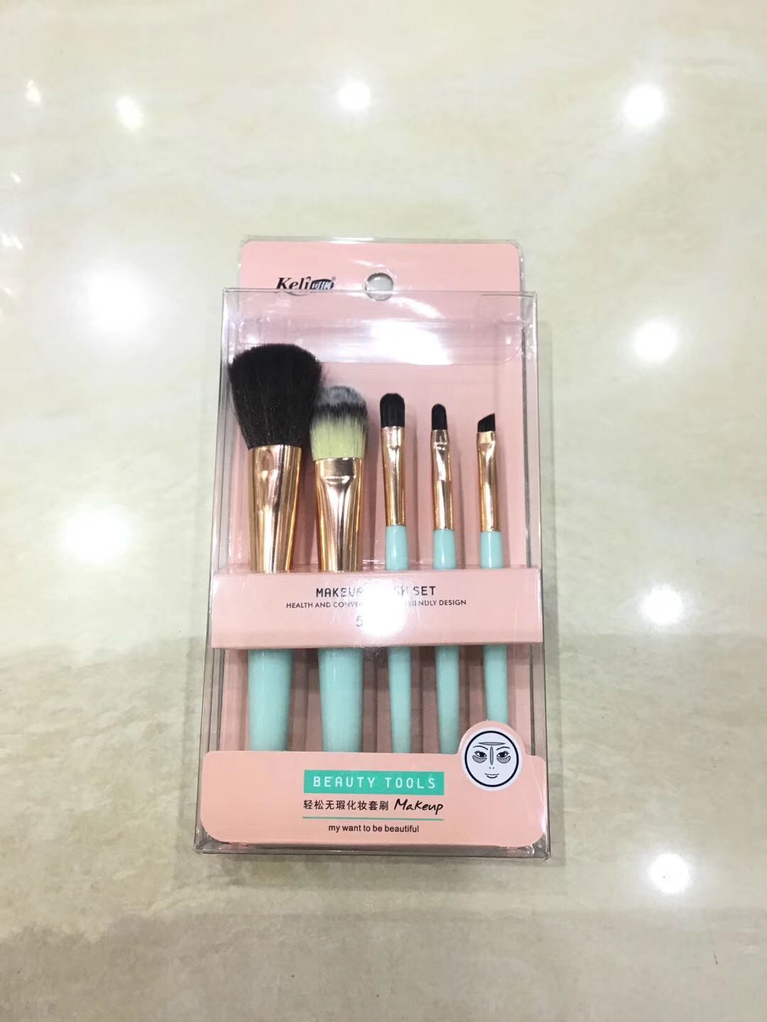Ensemble de pinceaux de maquillage. 5 in 1.