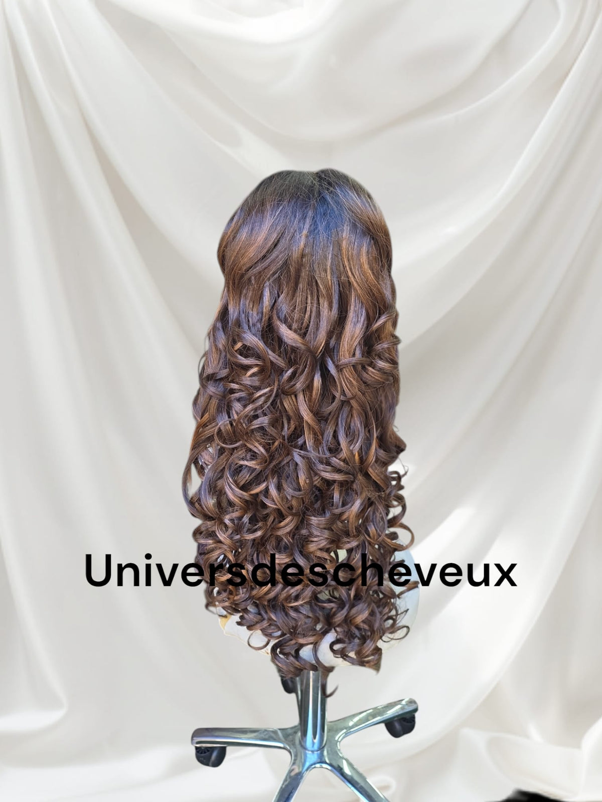 Perruque synthetique a lace front transparente, longue et ondulee avec baby hair, en fibre kanekalon-prete a porter.
