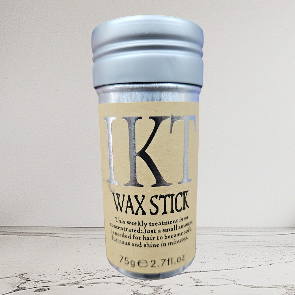 IKT.baton de cire capillaire pour aplatir les perruque.  75g.