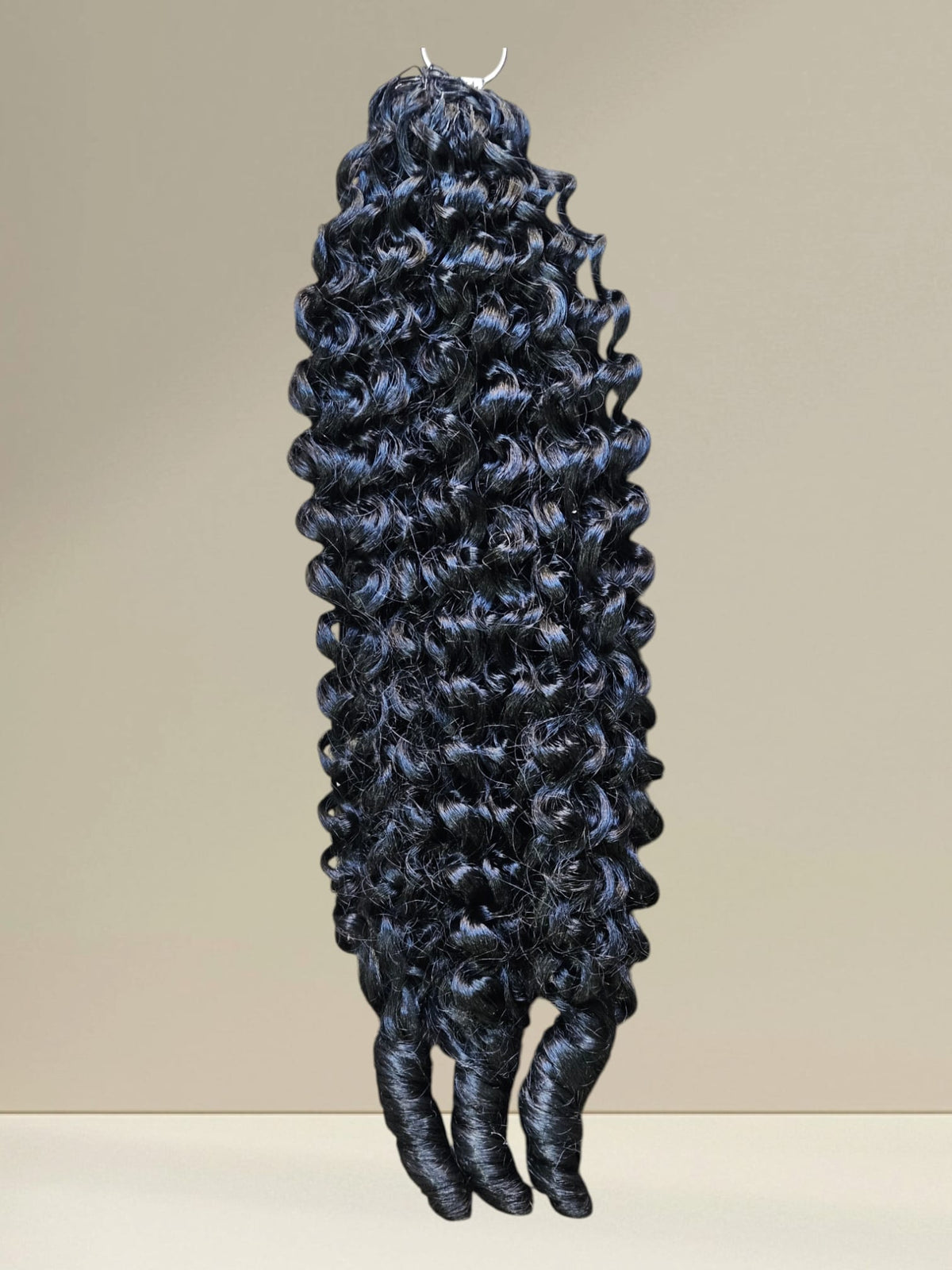 French curls,  boho braids extensions de cheveux synthetiques au crochet legeres comme une plume,  pre-separees et sans noeuds.  22  noir.