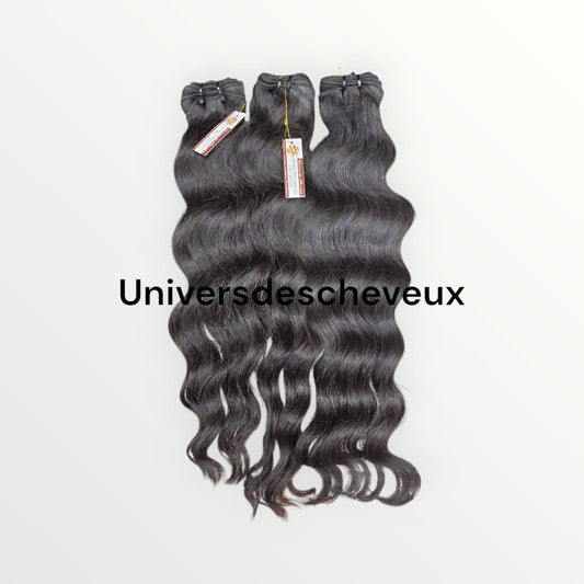 Lots de 3 paquets de tissage 100% cheveux cambodgiens,ondulation/ italian, couleur naturelles, environ 300g.    Environ 400g...