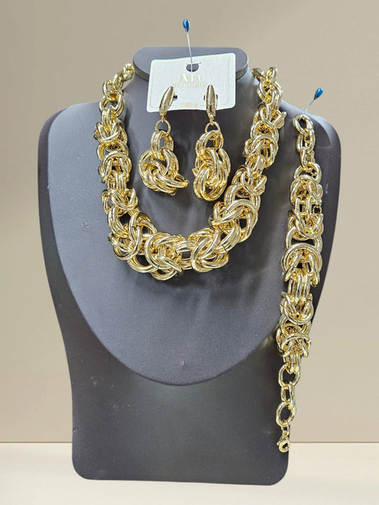 Set of necklace.