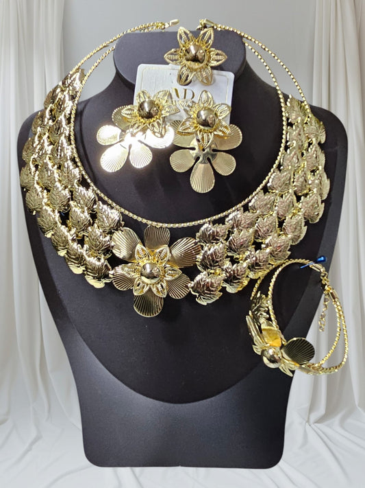 Set of necklace.