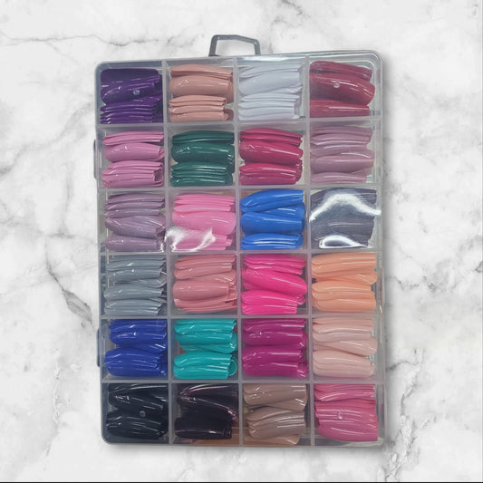 FAUX-ONGLE, 240pcs, 24 multicolores vives mixed longue ongles.