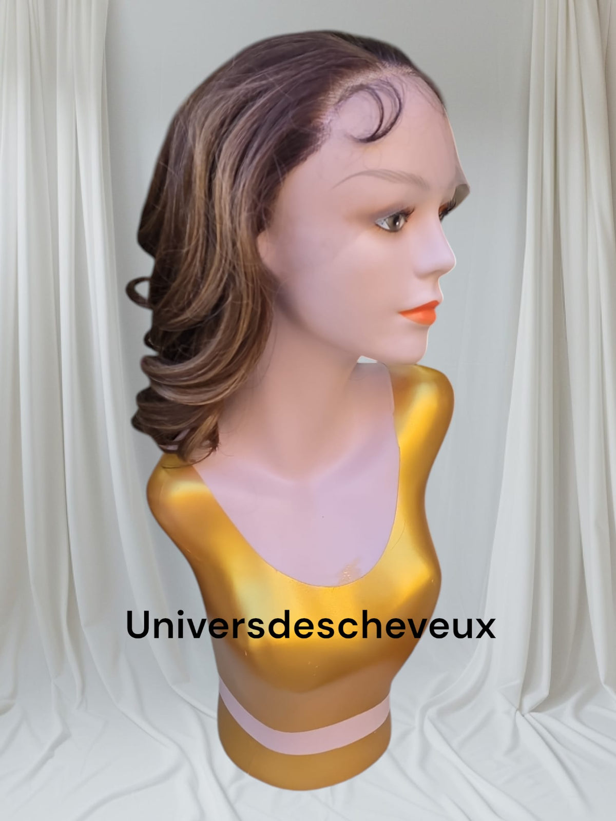 Perruque synthetique a lace front transparente, longue et ondulee avec baby hair, en fibre kanekalon-prete a porter.